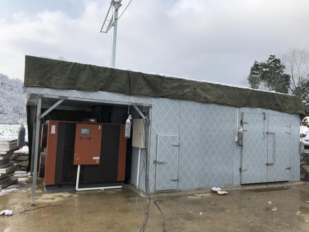 空气能地暖回水设定多少度